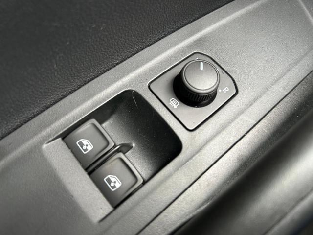 Skoda Fabia 1.0 TSI 95PS Selection 5-türig Rückf.Kamera Parksensoren Sitzheizung Multifunktionslenkrad Klima Skoda-Radio Bluetooth Touchscreen Tempomat Nebelsch. Apple CarPlay + Android Auto 