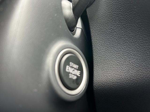 Skoda Fabia 1.0 TSI 95PS Selection 5-türig Rückf.Kamera Parksensoren Sitzheizung Multifunktionslenkrad Klima Skoda-Radio Bluetooth Touchscreen Tempomat Nebelsch. Apple CarPlay + Android Auto 