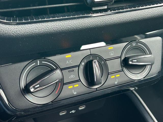 Skoda Fabia 1.0 TSI 95PS Selection 5-türig Rückf.Kamera Parksensoren Sitzheizung Multifunktionslenkrad Klima Skoda-Radio Bluetooth Touchscreen Tempomat Nebelsch. Apple CarPlay + Android Auto 