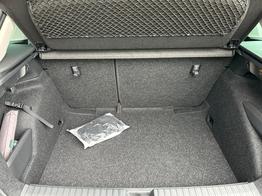 Skoda Kamiq 1.0 TSI 115PS DSG Selection Matrix-LED Sitzheizung Garantieverlängerung Klimaautomatik Parksensoren Skoda-Radio drahtlos Apple CarPlay + Android Auto Digital Cockpit Tempomat abg.Scheiben 