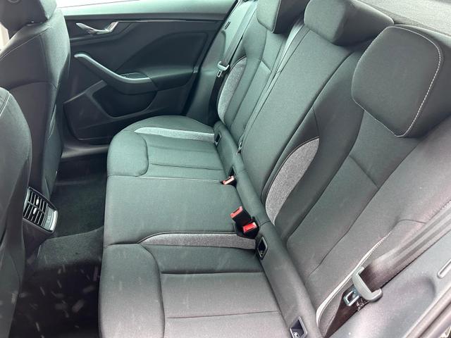 Skoda Kamiq 1.0 TSI 115PS DSG Selection Klimaautomatik Sitzheizung Parksensoren Multifunktionslenkrad Skoda-Radio Bluetooth Touchscreen Tempomat Nebelsch. wireless Apple CarPlay + Android Auto 