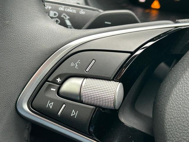 Skoda Kamiq 1.0 TSI 115PS DSG Selection Klimaautomatik Sitzheizung Parksensoren Multifunktionslenkrad Skoda-Radio Bluetooth Touchscreen Tempomat Nebelsch. wireless Apple CarPlay + Android Auto 