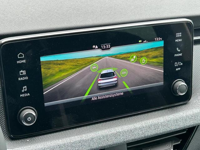 Skoda Kamiq 1.0 TSI 115PS DSG Selection Klimaautomatik Sitzheizung Parksensoren Multifunktionslenkrad Skoda-Radio Bluetooth Touchscreen Tempomat Nebelsch. wireless Apple CarPlay + Android Auto 