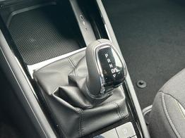 Skoda Kamiq 1.0 TSI 115PS DSG Selection Matrix-LED Sitzheizung Garantieverlängerung Klimaautomatik Parksensoren Skoda-Radio drahtlos Apple CarPlay + Android Auto Digital Cockpit Tempomat abg.Scheiben 