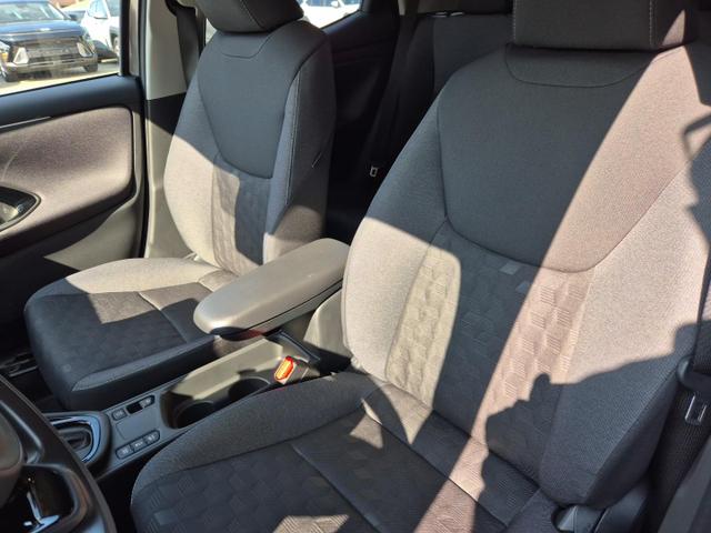 Toyota Yaris 1.5VVT-iE 116PS Automatik Teamplayer Klimaautomatik Sitzheizung Lenkradheizung Rückf.Kamera 16-LM abged.Scheiben 2xKeyless DAB+ Bluetooth Touchscreen Apple CarPlay Android Auto ACC 