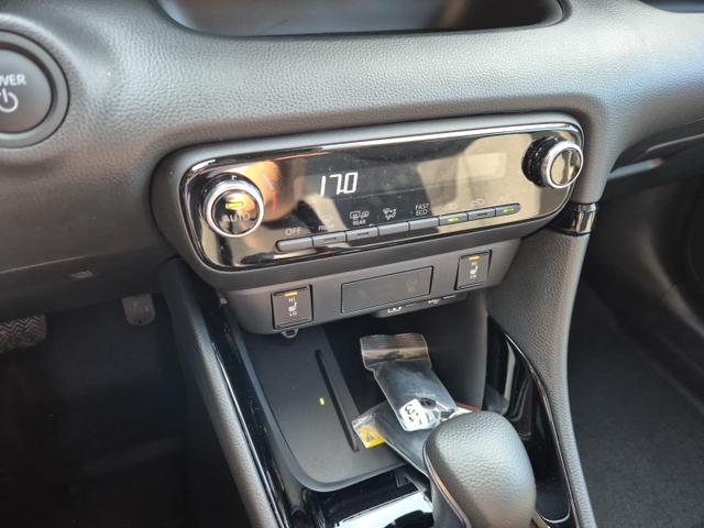Toyota Yaris 1.5VVT-iE 116PS Automatik Teamplayer Klimaautomatik Sitzheizung Lenkradheizung Rückf.Kamera 16-LM abged.Scheiben 2xKeyless DAB+ Bluetooth Touchscreen Apple CarPlay Android Auto ACC 