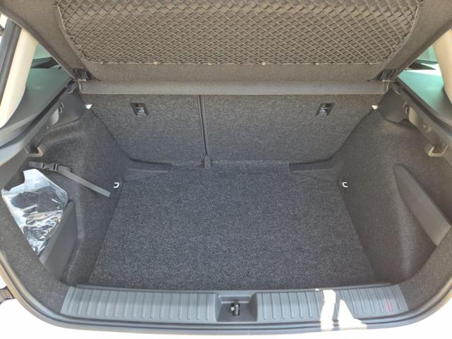 Skoda Kamiq 1.0 TSI 115PS DSG Selection Klimaautomatik Sitzheizung Parksensoren Multifunktionslenkrad Skoda-Radio Bluetooth Touchscreen Tempomat Nebelsch. wireless Apple CarPlay + Android Auto 
