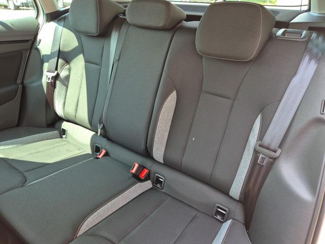 Skoda Kamiq 1.0 TSI 115PS DSG Selection Klimaautomatik Sitzheizung Parksensoren Multifunktionslenkrad Skoda-Radio Bluetooth Touchscreen Tempomat Nebelsch. wireless Apple CarPlay + Android Auto 