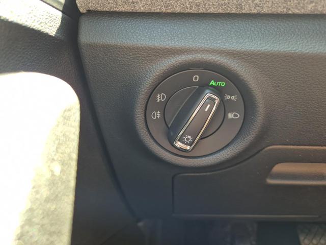 Skoda Kamiq 1.0 TSI 115PS DSG Selection Klimaautomatik Sitzheizung Parksensoren Multifunktionslenkrad Skoda-Radio Bluetooth Touchscreen Tempomat Nebelsch. wireless Apple CarPlay + Android Auto 