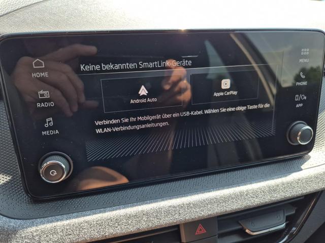 Skoda Kamiq 1.0 TSI 115PS DSG Selection Klimaautomatik Sitzheizung Parksensoren Multifunktionslenkrad Skoda-Radio Bluetooth Touchscreen Tempomat Nebelsch. wireless Apple CarPlay + Android Auto 