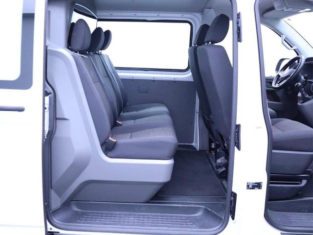 Volkswagen Transporter 6.1 Kastenwagen DoKa L2 2.0 TDi 110PS 5-Sitzer AHK Klima PDC DAB Apple CarPlay Android Auto Bluetooth Touchscreen Ganzjahresreifen 