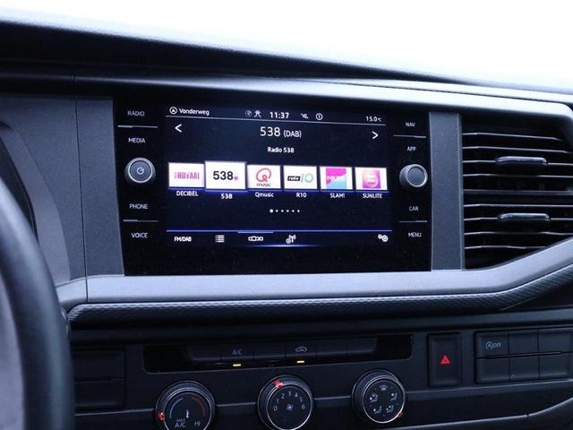 Volkswagen Transporter 6.1 Kastenwagen DoKa L2 2.0 TDi 110PS 5-Sitzer AHK Klima PDC DAB Apple CarPlay Android Auto Bluetooth Touchscreen Ganzjahresreifen 