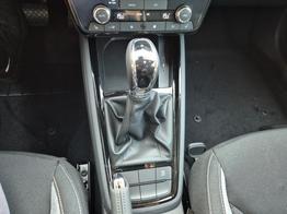 Skoda Kamiq 1.0 TSI 115PS DSG Selection Matrix-LED Sitzheizung Garantieverlängerung Klimaautomatik Parksensoren Skoda-Radio drahtlos Apple CarPlay + Android Auto Digital Cockpit Tempomat abg.Scheiben 