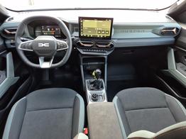 Dacia Duster Extreme 4x4 130PS 1.2 TCe 4x Kamera Lenkradheizung Sitzheizung Klimaautomatik Teil-Leder elektr.Parkbremse Bluetooth Apple Carplay Android Auto PDC v+h 2xKeyless 18-LM Ganzj.Reifen 