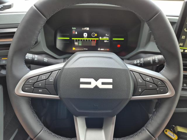 Dacia Duster Extreme 4x4 130PS 1.2 TCe 4x Kamera Lenkradheizung Sitzheizung Klimaautomatik Teil-Leder elektr.Parkbremse Bluetooth Apple Carplay Android Auto PDC v+h 2xKeyless 18-LM Ganzj.Reifen 