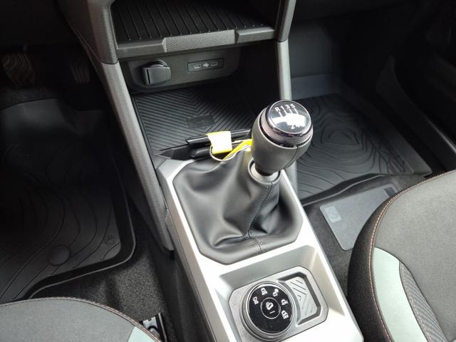 Dacia Duster Extreme 4x4 130PS 1.2 TCe 4x Kamera Lenkradheizung Sitzheizung Klimaautomatik Teil-Leder elektr.Parkbremse Bluetooth Apple Carplay Android Auto PDC v+h 2xKeyless 18-LM Ganzj.Reifen 