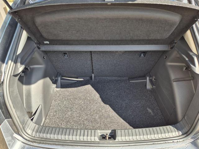 Skoda Fabia 1.0 TSI 95PS Selection 5-türig Rückf.Kamera Parksensoren Sitzheizung Multifunktionslenkrad Klima Skoda-Radio Bluetooth Touchscreen Tempomat Nebelsch. Apple CarPlay + Android Auto 