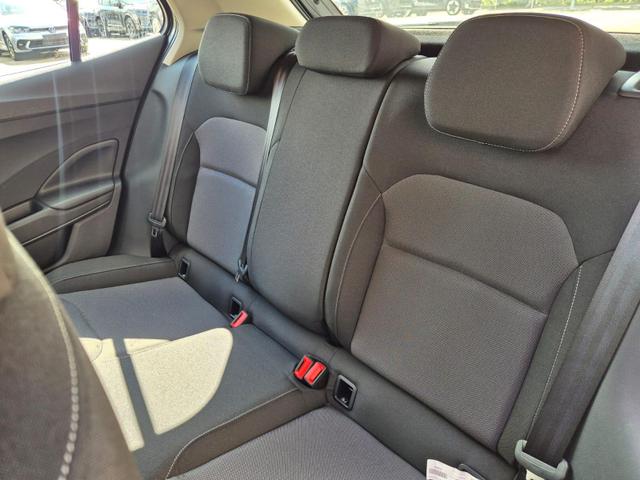 Skoda Fabia 1.0 TSI 95PS Selection 5-türig Rückf.Kamera Parksensoren Sitzheizung Multifunktionslenkrad Klima Skoda-Radio Bluetooth Touchscreen Tempomat Nebelsch. Apple CarPlay + Android Auto 