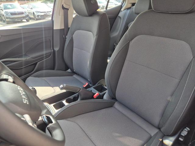 Skoda Fabia 1.0 TSI 95PS Selection 5-türig Rückf.Kamera Parksensoren Sitzheizung Multifunktionslenkrad Klima Skoda-Radio Bluetooth Touchscreen Tempomat Nebelsch. Apple CarPlay + Android Auto 