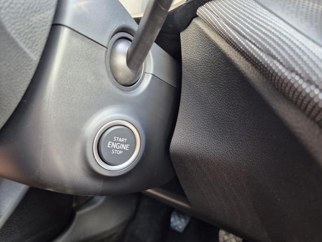 Skoda Fabia 1.0 TSI 95PS Selection 5-türig Rückf.Kamera Parksensoren Sitzheizung Multifunktionslenkrad Klima Skoda-Radio Bluetooth Touchscreen Tempomat Nebelsch. Apple CarPlay + Android Auto 