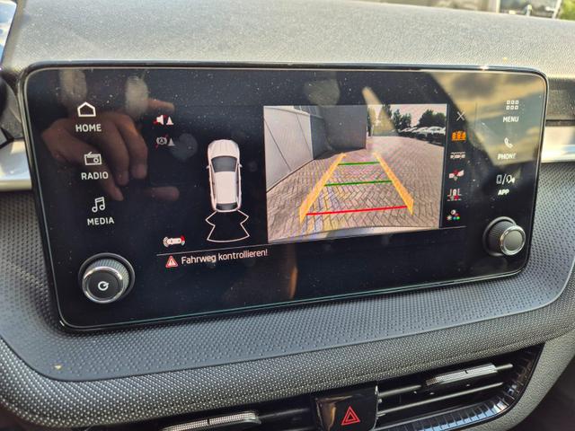 Skoda Fabia 1.0 TSI 95PS Selection 5-türig Rückf.Kamera Parksensoren Sitzheizung Multifunktionslenkrad Klima Skoda-Radio Bluetooth Touchscreen Tempomat Nebelsch. Apple CarPlay + Android Auto 