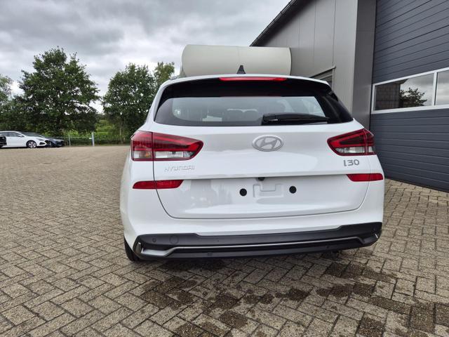 Hyundai i30 Kombi 1.0 T-GDI 100PS Automatik AbstandsTempomat Toter-Winkel-Assistent Sitzheizung Lenkradheizung Klimaautomatik Navi 10,25"-Touchscreen DAB+ wireless Apple CarPlay + Android Auto PDC v+h Rückf.Kamera 16-LM 