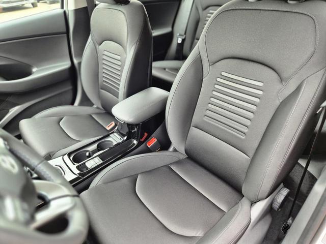 Hyundai i30 Kombi 1.0 T-GDI 100PS Automatik AbstandsTempomat Toter-Winkel-Assistent Sitzheizung Lenkradheizung Klimaautomatik Navi 10,25"-Touchscreen DAB+ wireless Apple CarPlay + Android Auto PDC v+h Rückf.Kamera 16-LM 