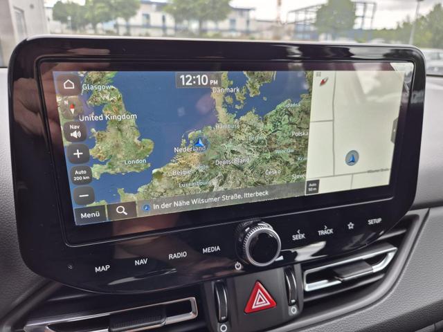 Hyundai i30 Kombi 1.0 T-GDI 100PS Automatik AbstandsTempomat Toter-Winkel-Assistent Sitzheizung Lenkradheizung Klimaautomatik Navi 10,25"-Touchscreen DAB+ wireless Apple CarPlay + Android Auto PDC v+h Rückf.Kamera 16-LM 
