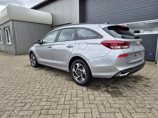 Hyundai i30 Kombi 1.0 T-GDI 100PS Automatik AbstandsTempomat Toter-Winkel-Assistent Sitzheizung Lenkradheizung Klimaautomatik Navi 10,25"-Touchscreen DAB+ wireless Apple CarPlay + Android Auto PDC v+h Rückf.Kamera 16-LM 