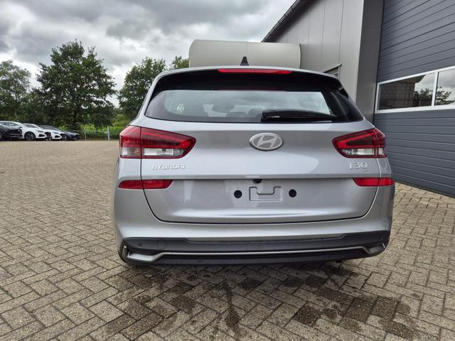 Hyundai i30 Kombi 1.0 T-GDI 100PS Automatik AbstandsTempomat Toter-Winkel-Assistent Sitzheizung Lenkradheizung Klimaautomatik Navi 10,25"-Touchscreen DAB+ wireless Apple CarPlay + Android Auto PDC v+h Rückf.Kamera 16-LM 