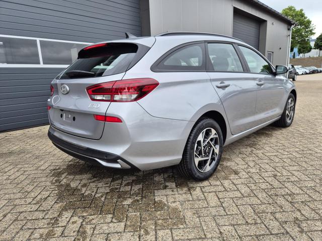Hyundai i30 Kombi 1.0 T-GDI 100PS Automatik AbstandsTempomat Toter-Winkel-Assistent Sitzheizung Lenkradheizung Klimaautomatik Navi 10,25"-Touchscreen DAB+ wireless Apple CarPlay + Android Auto PDC v+h Rückf.Kamera 16-LM 