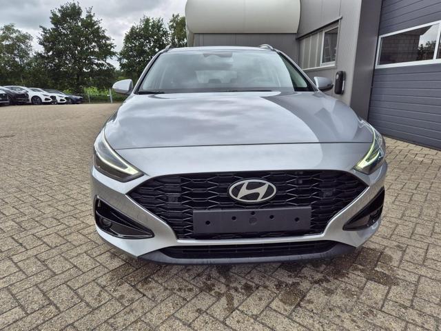 Hyundai i30 Kombi 1.0 T-GDI 100PS Automatik AbstandsTempomat Toter-Winkel-Assistent Sitzheizung Lenkradheizung Klimaautomatik Navi 10,25"-Touchscreen DAB+ wireless Apple CarPlay + Android Auto PDC v+h Rückf.Kamera 16-LM 
