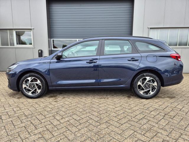 Hyundai i30 Kombi 1.0 T-GDI 100PS Automatik AbstandsTempomat Toter-Winkel-Assistent Sitzheizung Lenkradheizung Klimaautomatik Navi 10,25"-Touchscreen DAB+ wireless Apple CarPlay + Android Auto PDC v+h Rückf.Kamera 16-LM 