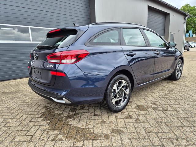 Hyundai i30 Kombi 1.0 T-GDI 100PS Automatik AbstandsTempomat Toter-Winkel-Assistent Sitzheizung Lenkradheizung Klimaautomatik Navi 10,25"-Touchscreen DAB+ wireless Apple CarPlay + Android Auto PDC v+h Rückf.Kamera 16-LM 
