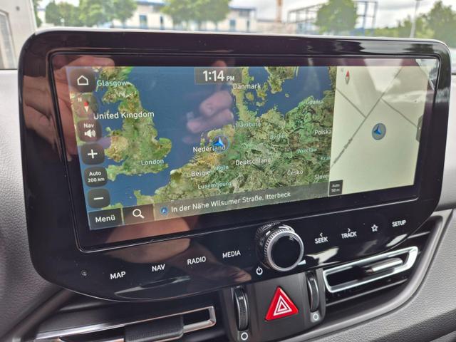 Hyundai i30 Kombi 1.0 T-GDI 100PS Automatik AbstandsTempomat Toter-Winkel-Assistent Sitzheizung Lenkradheizung Klimaautomatik Navi 10,25"-Touchscreen DAB+ wireless Apple CarPlay + Android Auto PDC v+h Rückf.Kamera 16-LM 