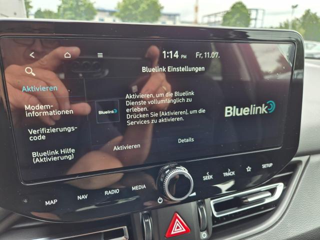 Hyundai i30 Kombi 1.0 T-GDI 100PS Automatik AbstandsTempomat Toter-Winkel-Assistent Sitzheizung Lenkradheizung Klimaautomatik Navi 10,25"-Touchscreen DAB+ wireless Apple CarPlay + Android Auto PDC v+h Rückf.Kamera 16-LM 