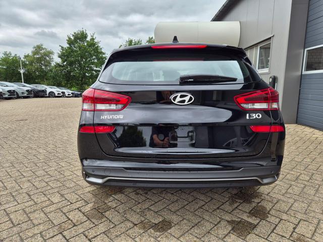 Hyundai i30 Kombi 1.0 T-GDI 100PS Automatik AbstandsTempomat Toter-Winkel-Assistent Sitzheizung Lenkradheizung Klimaautomatik Navi 10,25"-Touchscreen DAB+ wireless Apple CarPlay + Android Auto PDC v+h Rückf.Kamera 16-LM 