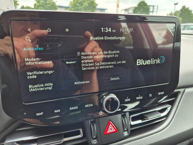Hyundai i30 Kombi 1.0 T-GDI 100PS Automatik AbstandsTempomat Toter-Winkel-Assistent Sitzheizung Lenkradheizung Klimaautomatik Navi 10,25"-Touchscreen DAB+ wireless Apple CarPlay + Android Auto PDC v+h Rückf.Kamera 16-LM 