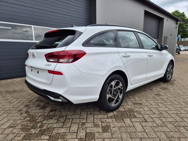 Hyundai i30 Kombi 1.0 T-GDI 100PS Automatik Sitzheizung Lenkradheizung Klimaautomatik Navi 10,25"-Touchscreen DAB+ wireless Apple CarPlay + Android Auto PDC v+h Rückf.Kamera 16-LM 