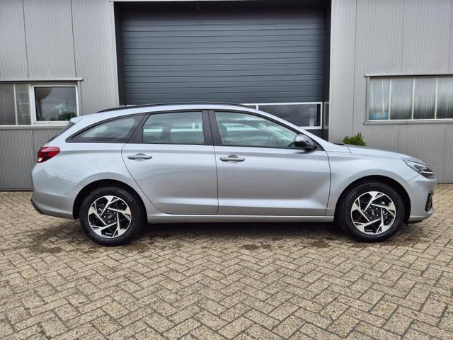Hyundai i30 Kombi 1.0 T-GDI 100PS Automatik Sitzheizung Lenkradheizung Klimaautomatik Navi 10,25"-Touchscreen DAB+ wireless Apple CarPlay + Android Auto PDC v+h Rückf.Kamera 16-LM 