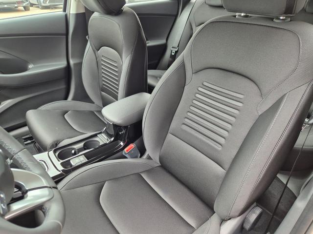 Hyundai i30 Kombi 1.0 T-GDI 100PS Automatik Sitzheizung Lenkradheizung Klimaautomatik Navi 10,25"-Touchscreen DAB+ wireless Apple CarPlay + Android Auto PDC v+h Rückf.Kamera 16-LM 
