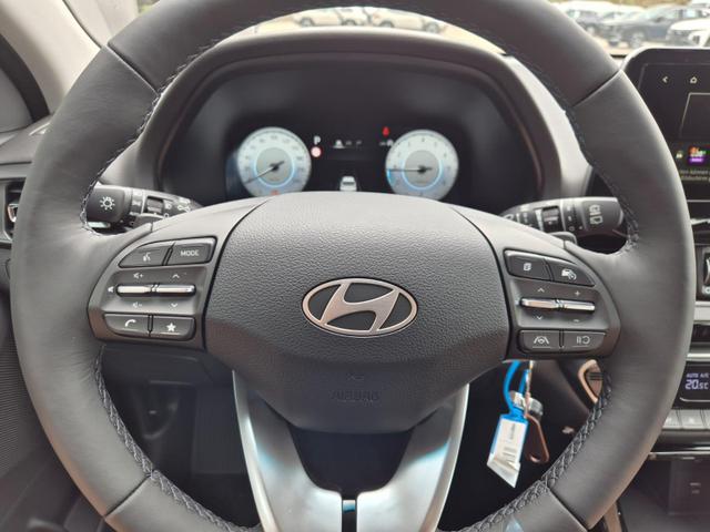 Hyundai i30 Kombi 1.0 T-GDI 100PS Automatik Sitzheizung Lenkradheizung Klimaautomatik Navi 10,25"-Touchscreen DAB+ wireless Apple CarPlay + Android Auto PDC v+h Rückf.Kamera 16-LM 