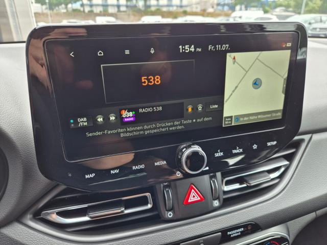 Hyundai i30 Kombi 1.0 T-GDI 100PS Automatik Sitzheizung Lenkradheizung Klimaautomatik Navi 10,25"-Touchscreen DAB+ wireless Apple CarPlay + Android Auto PDC v+h Rückf.Kamera 16-LM 
