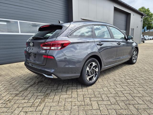 Hyundai i30 Kombi 1.0 T-GDI 100PS Automatik AbstandsTempomat Toter-Winkel-Assistent Sitzheizung Lenkradheizung Klimaautomatik Navi 10,25"-Touchscreen DAB+ wireless Apple CarPlay + Android Auto PDC v+h Rückf.Kamera 16-LM 