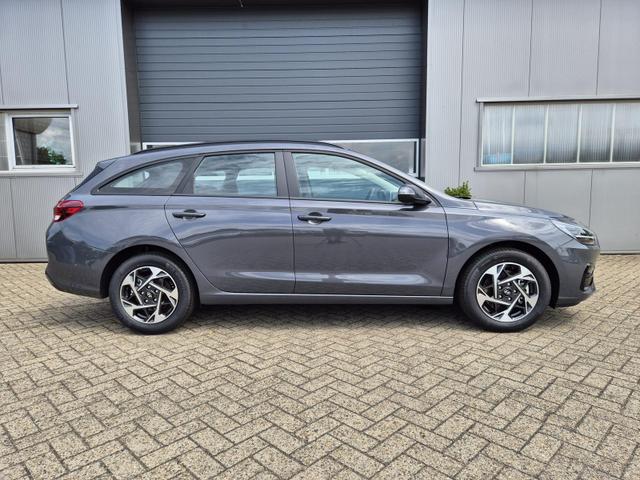 Hyundai i30 Kombi 1.0 T-GDI 100PS Automatik AbstandsTempomat Toter-Winkel-Assistent Sitzheizung Lenkradheizung Klimaautomatik Navi 10,25"-Touchscreen DAB+ wireless Apple CarPlay + Android Auto PDC v+h Rückf.Kamera 16-LM 