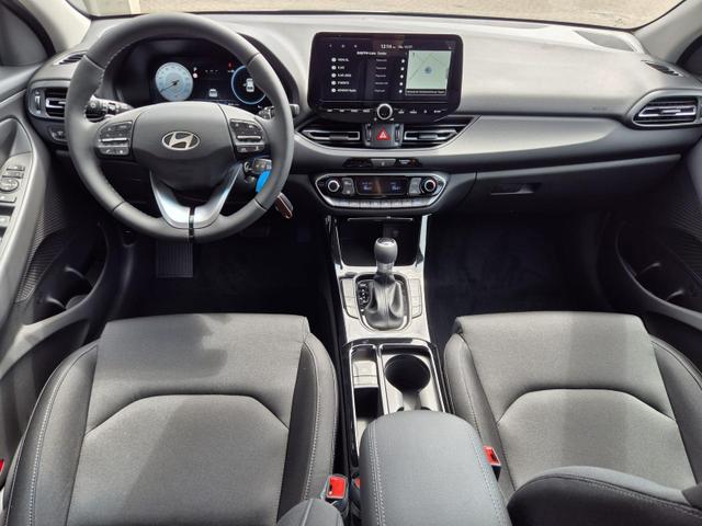 Hyundai i30 Kombi 1.0 T-GDI 100PS Automatik AbstandsTempomat Toter-Winkel-Assistent Sitzheizung Lenkradheizung Klimaautomatik Navi 10,25"-Touchscreen DAB+ wireless Apple CarPlay + Android Auto PDC v+h Rückf.Kamera 16-LM 