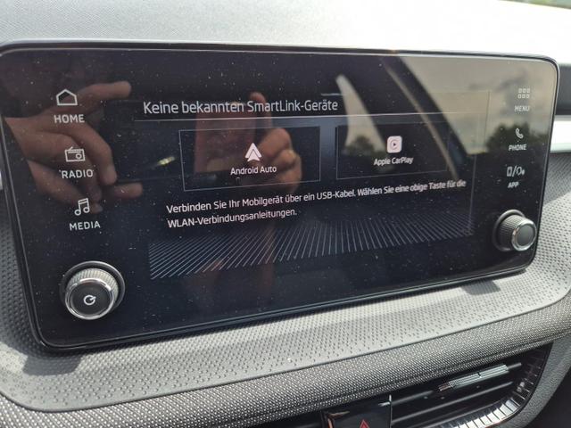 Skoda Fabia 1.0 TSI 95PS Selection 5-türig Rückf.Kamera Parksensoren Sitzheizung Multifunktionslenkrad Klima Skoda-Radio Bluetooth Touchscreen Tempomat Nebelsch. Apple CarPlay + Android Auto 