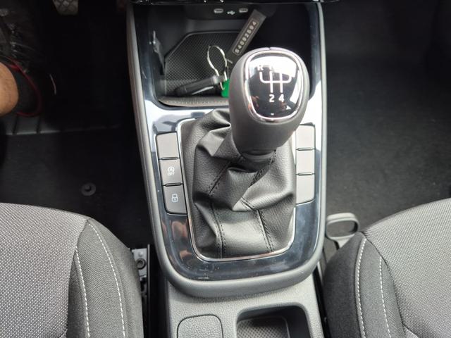 Skoda Fabia 1.0 TSI 95PS Selection 5-türig Rückf.Kamera Parksensoren Sitzheizung Multifunktionslenkrad Klima Skoda-Radio Bluetooth Touchscreen Tempomat Nebelsch. Apple CarPlay + Android Auto 