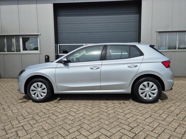 Skoda Fabia - 1.0 TSI 95PS Selection 5-türig Rückf.Kamera Parksensoren Sitzheizung Multifunktionslenkrad Klima Skoda-Radio Bluetooth Touchscreen Tempomat Nebelsch. Apple CarPlay + Android Auto