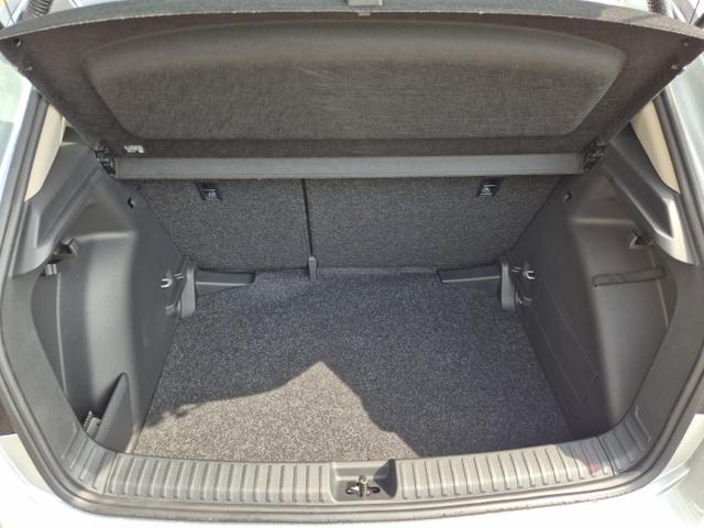 Skoda Fabia 1.0 TSI 95PS Selection 5-türig Rückf.Kamera Parksensoren Sitzheizung Multifunktionslenkrad Klima Skoda-Radio Bluetooth Touchscreen Tempomat Nebelsch. Apple CarPlay + Android Auto 